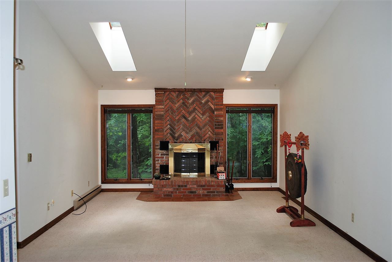 89 Grand Hollow Road Warren, VT 05674 - Photo 4 of 34 Gallery Image 4