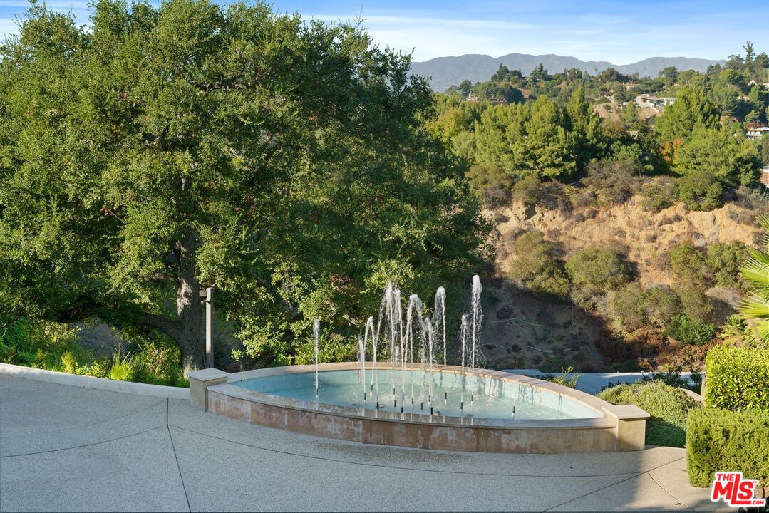 8 Beverly Ridge Terrace Beverly Hills, CA 90210 - Photo 40 of 74