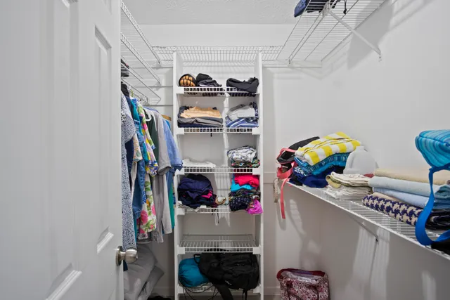a view of entryway with shower