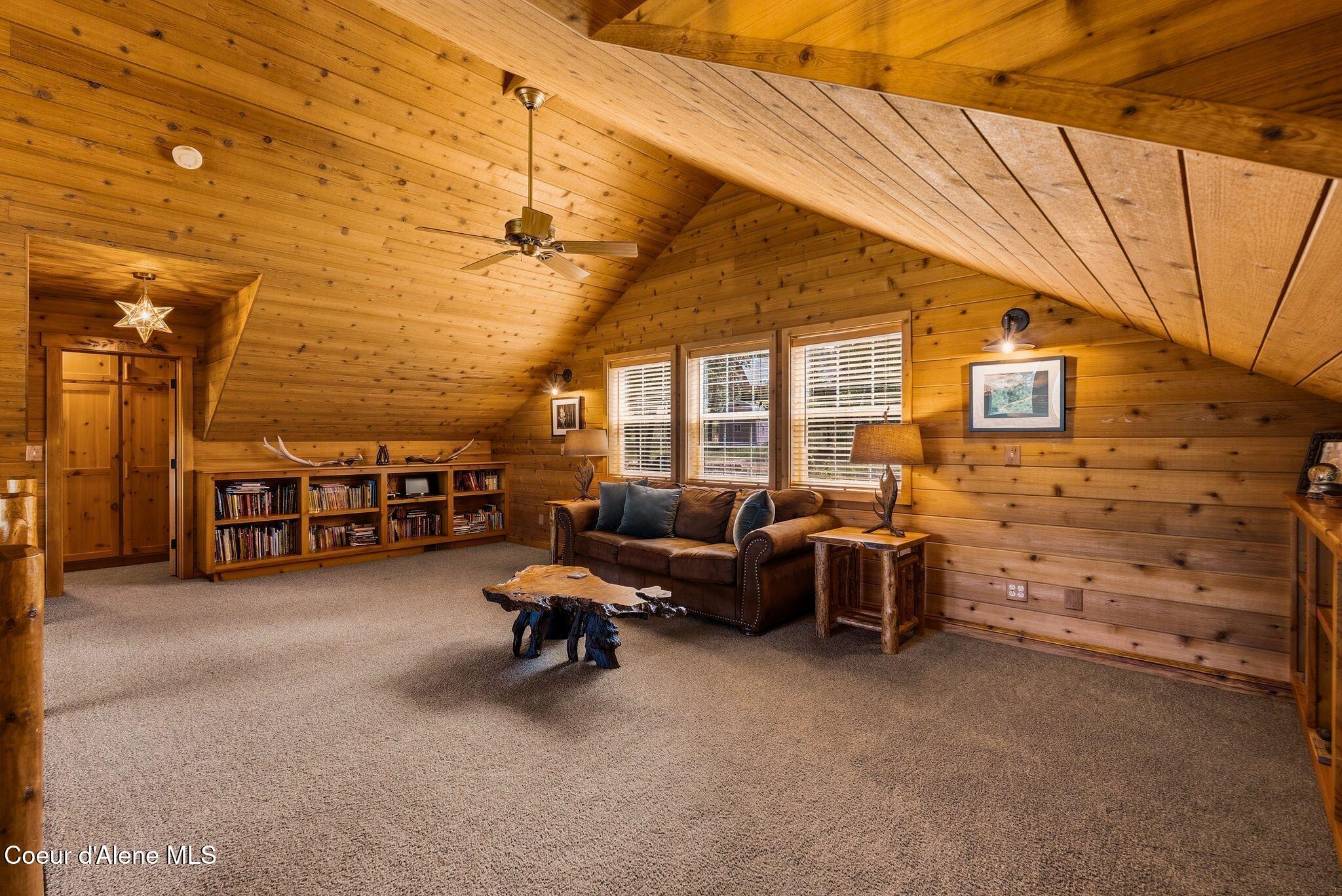 235 Kiebert Loop Hope, ID 83836 - Photo 39 of 97 Family room