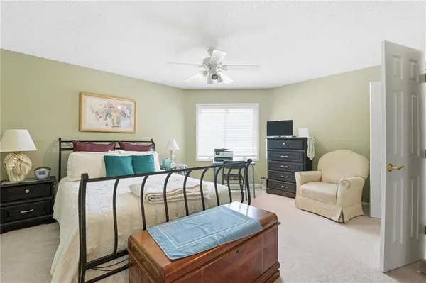 $849,000 | 1019 Southwest Coachlight Court, Lee's Summit, MO 64081
