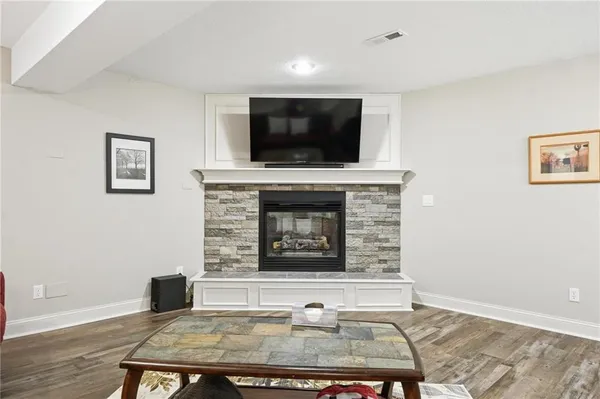 $849,000 | 1019 Southwest Coachlight Court, Lee's Summit, MO 64081