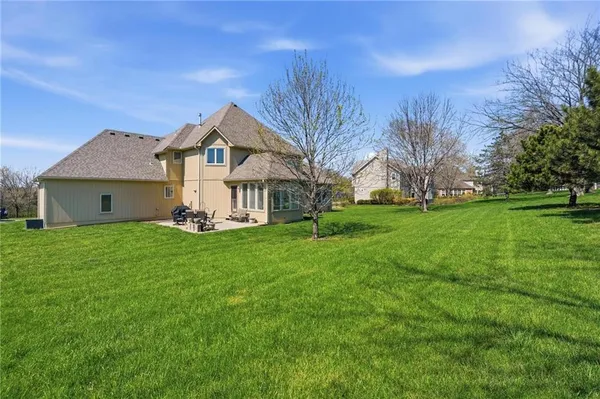 $849,000 | 1019 Southwest Coachlight Court, Lee's Summit, MO 64081