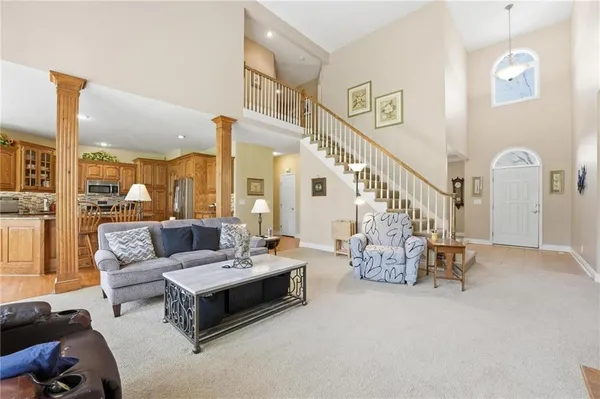 $849,000 | 1019 Southwest Coachlight Court, Lee's Summit, MO 64081