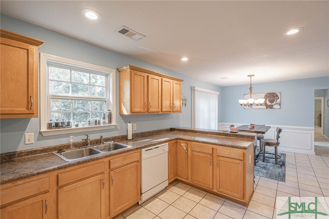128 Ridgecrest Drive Rincon, GA 31326 - Photo 15 of 41 Kitchen