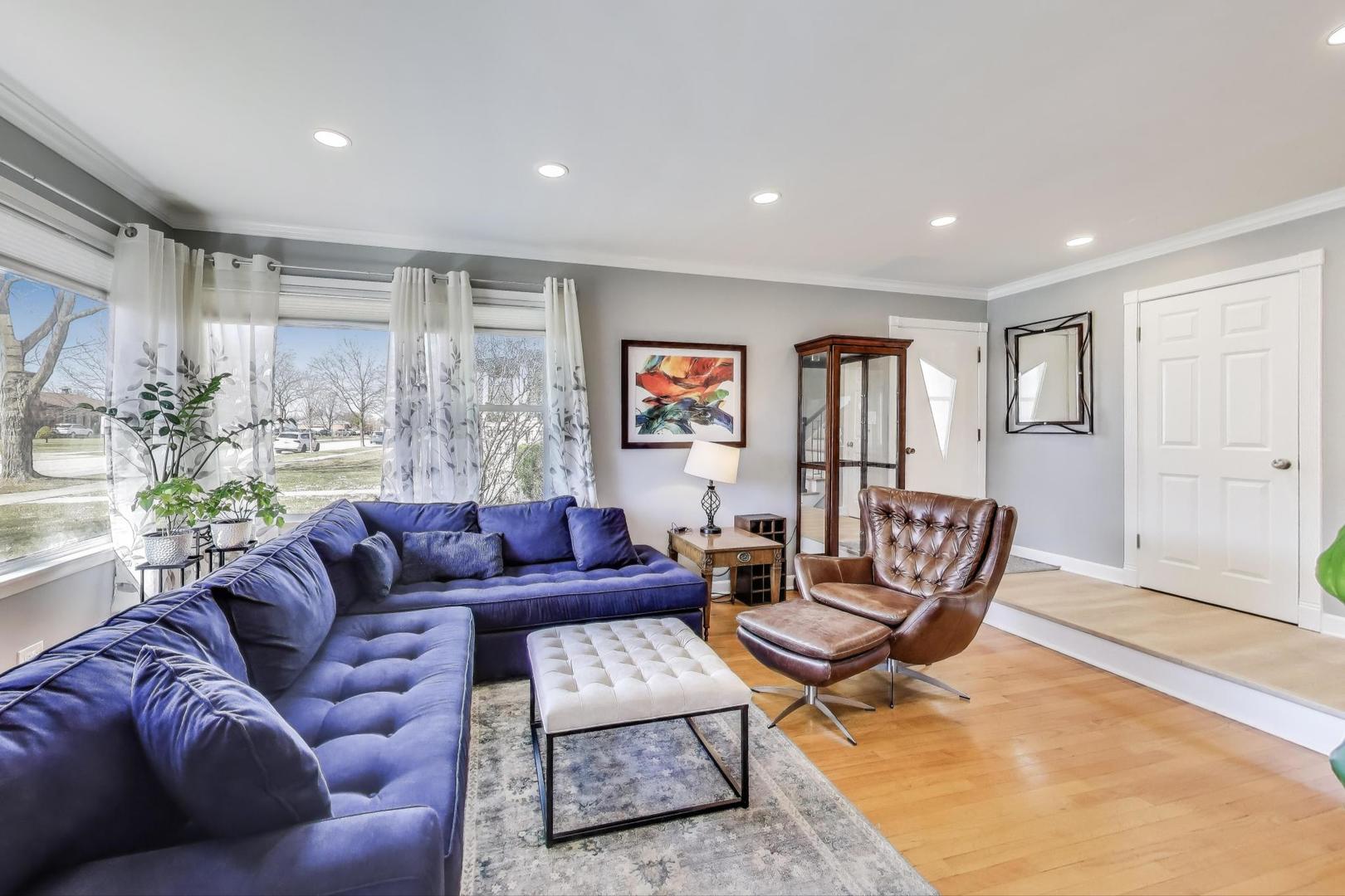 409 South Western Avenue Park Ridge, IL 60068 - Photo 4 of 38 Gallery Image 4