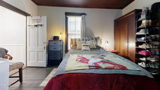 $335,000 | 212 Main Street, Roan Mountain, TN 37687