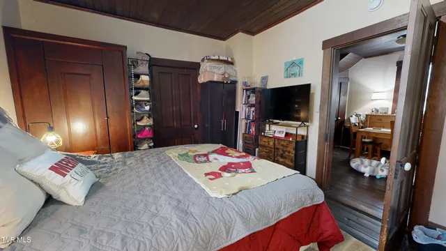 $335,000 | 212 Main Street, Roan Mountain, TN 37687