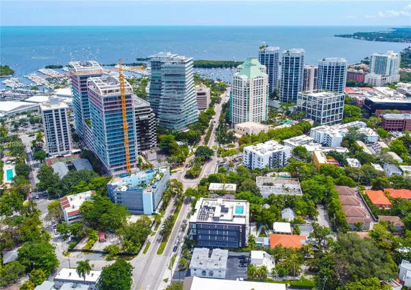 $7,200 | 3156 Southwest 27th Avenue, Unit 202, Miami, FL 33133