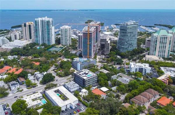 $7,200 | 3156 Southwest 27th Avenue, Unit 202, Miami, FL 33133