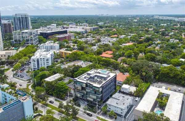 $7,200 | 3156 Southwest 27th Avenue, Unit 202, Miami, FL 33133