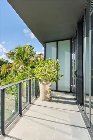 $7,200 | 3156 Southwest 27th Avenue, Unit 202, Miami, FL 33133