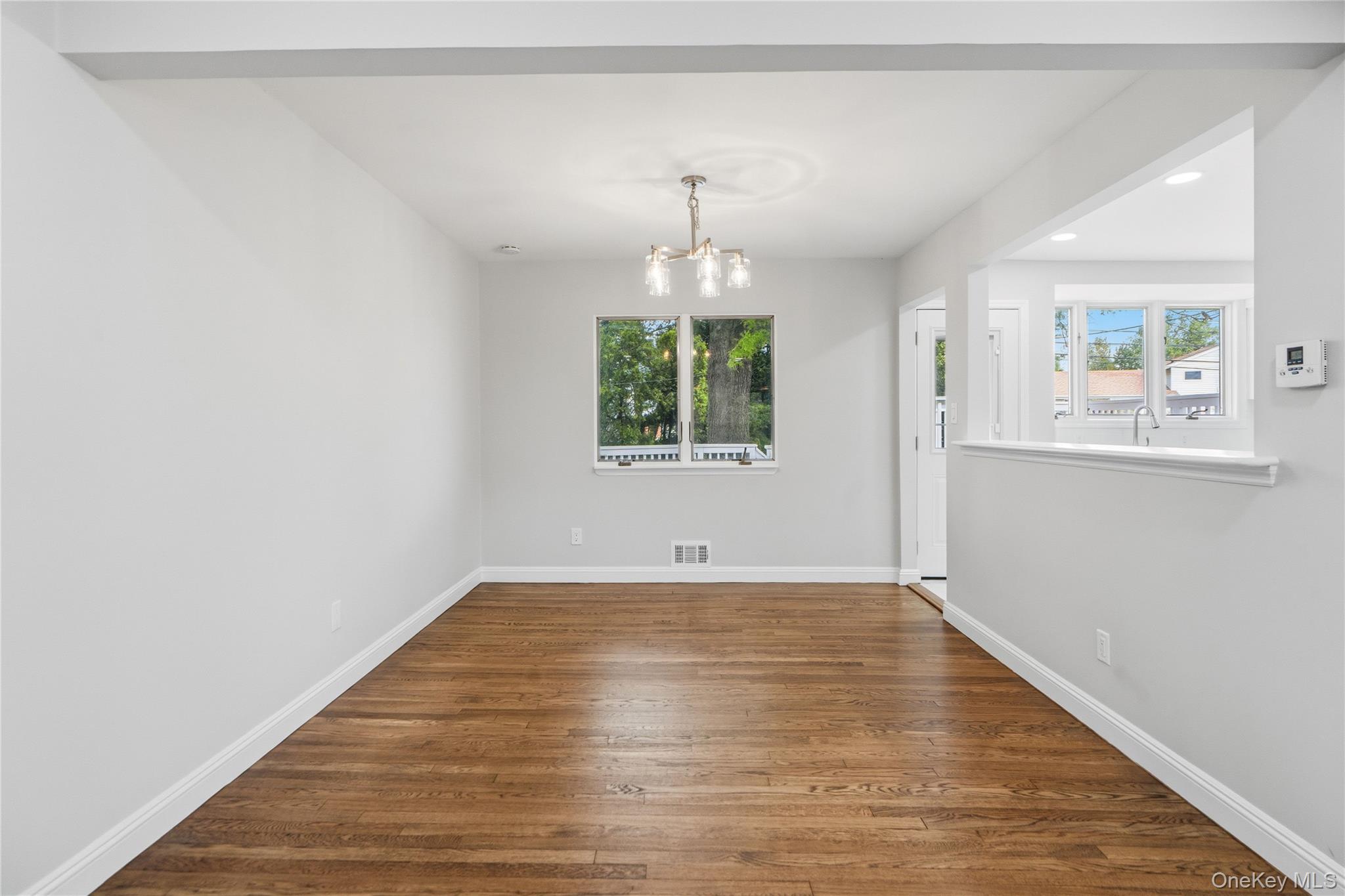 183 North Marginal Road Jericho, NY 11753 - Photo 10 of 28 Dining area adjacent to kitchen