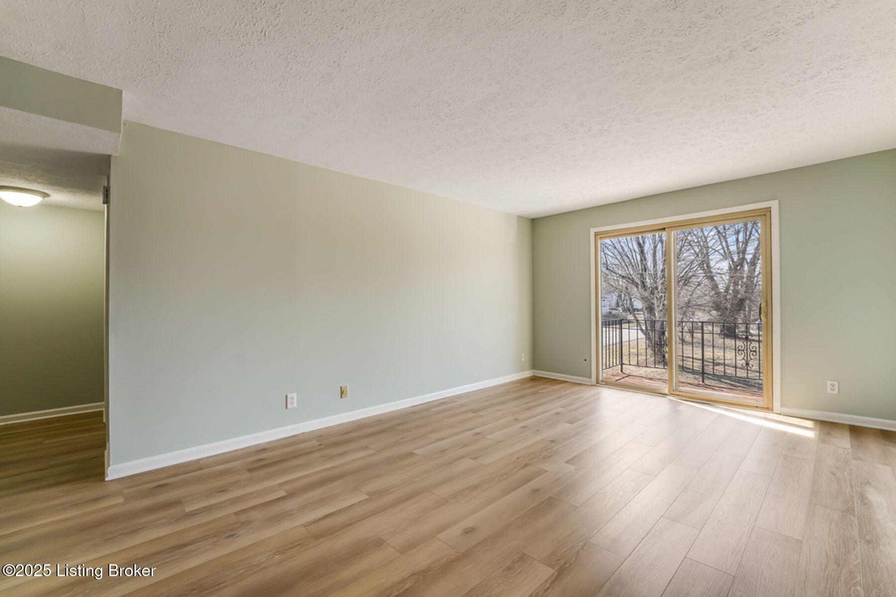 4028 Poplar Level Road, Unit 11 Louisville, KY 40213 - Photo 4 of 15 New Paint & Flooring