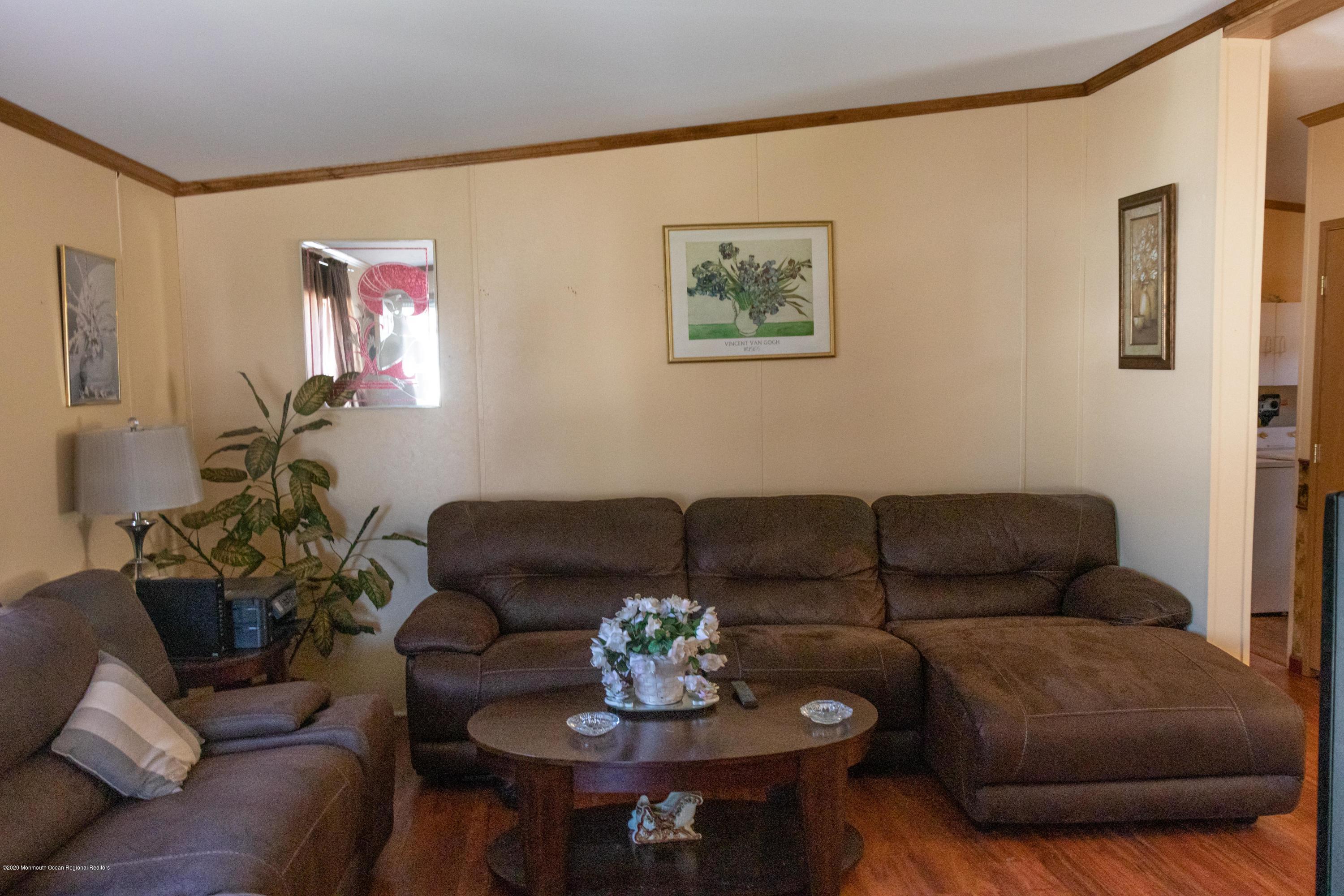 910 Oak Ridge Terrace Manchester Township, NJ 08759 - Photo 6 of 13 IMG_0850