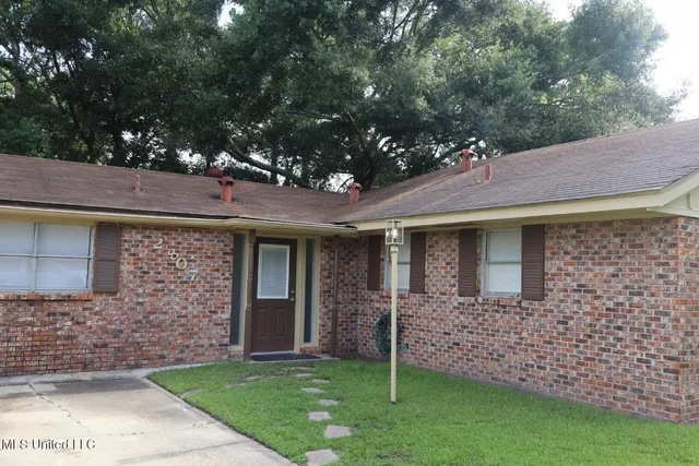$149,000 | 2807 Pinewood Avenue, Pascagoula, MS 39567