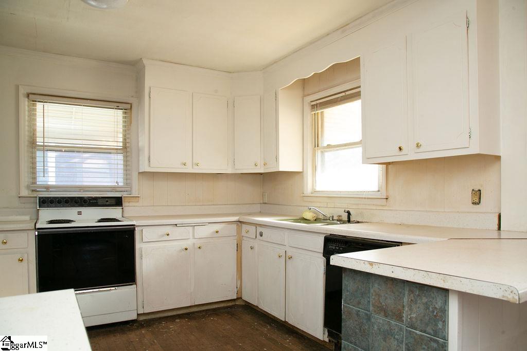 201 State Park Road Greenville, SC 29609 - Photo 11 of 35 Gallery Image 11