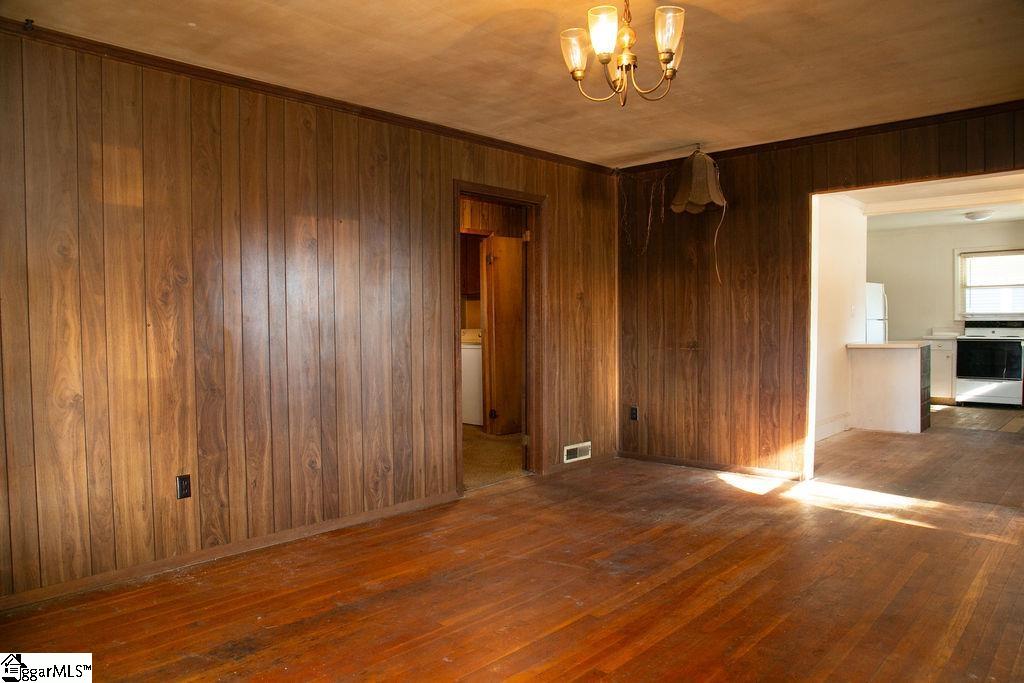 201 State Park Road Greenville, SC 29609 - Photo 7 of 35 Gallery Image 7