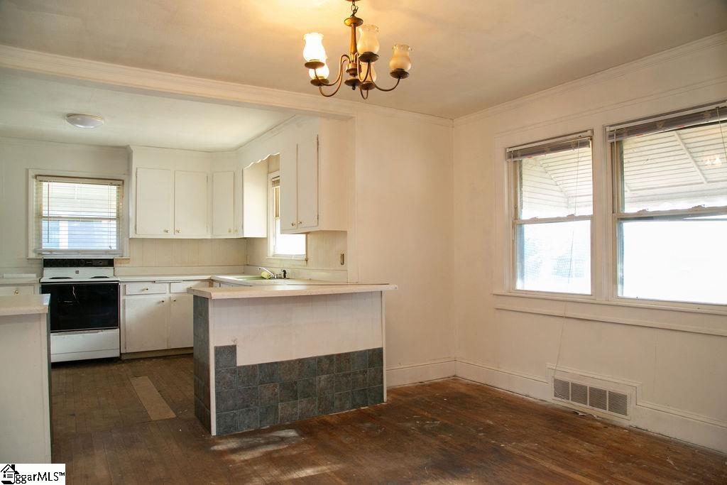 201 State Park Road Greenville, SC 29609 - Photo 8 of 35 Gallery Image 8