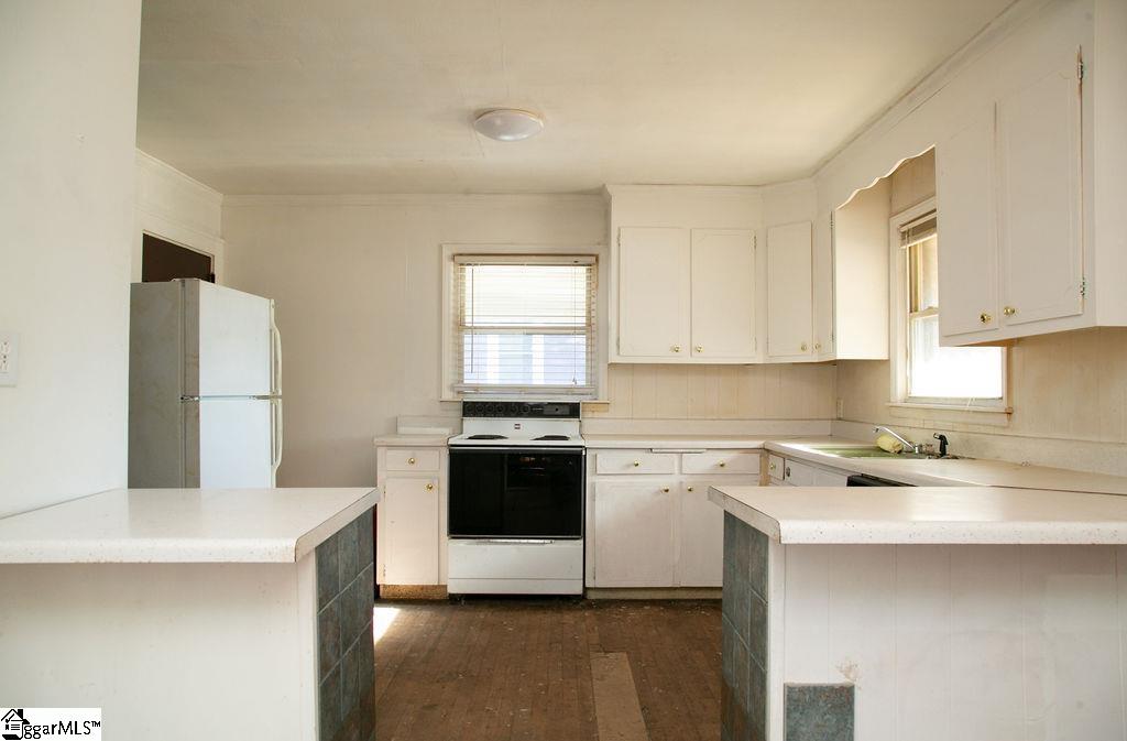 201 State Park Road Greenville, SC 29609 - Photo 9 of 35 Gallery Image 9