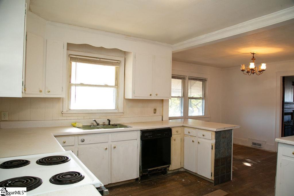 201 State Park Road Greenville, SC 29609 - Photo 10 of 35 Gallery Image 10