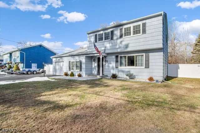 $599,900 | 21 Beacon Road, Hopatcong, NJ 07843