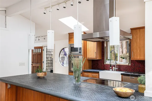 $705,000 | 9521 25th Avenue Northwest, Seattle, WA 98117