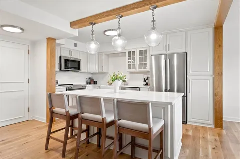 $230,000 | 4545 Wornall Road, Unit 609, Kansas City, MO 64111