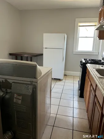 $2,300 | 104 Mather Street, Hartford, CT 06120