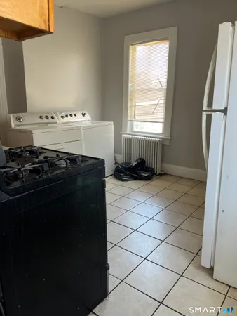 $2,300 | 104 Mather Street, Hartford, CT 06120