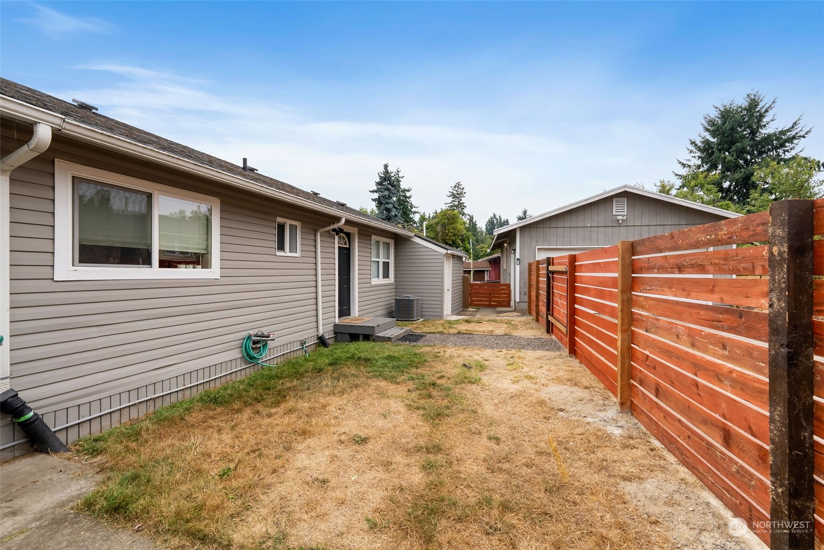 2711 Maple Street Bremerton, WA 98310 - Photo 23 of 23 a backyard of a house