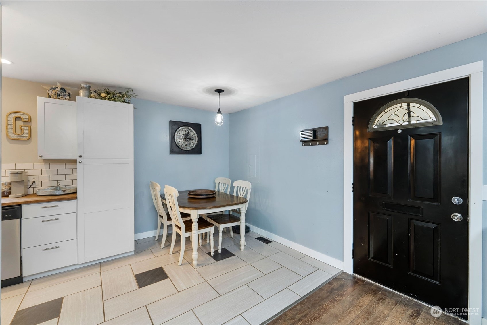 2711 Maple Street Bremerton, WA 98310 - Photo 7 of 23 a dining room with furniture and window