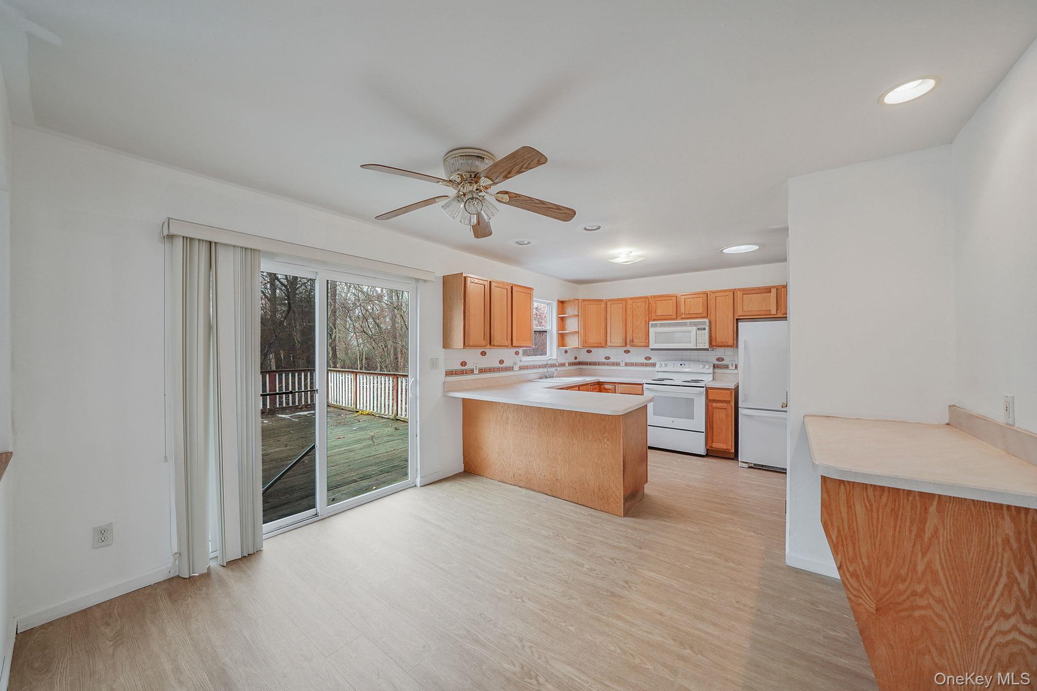 22 Wright Road Manorville, NY 11949 - Photo 15 of 47