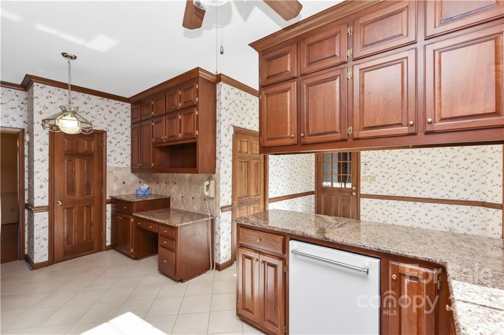 202 Nelson Road Matthews, NC 28104 - Photo 11 of 47 Gallery Image 11