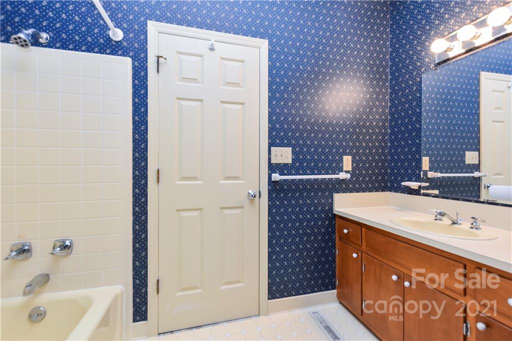 202 Nelson Road Matthews, NC 28104 - Photo 32 of 47 Gallery Image 32