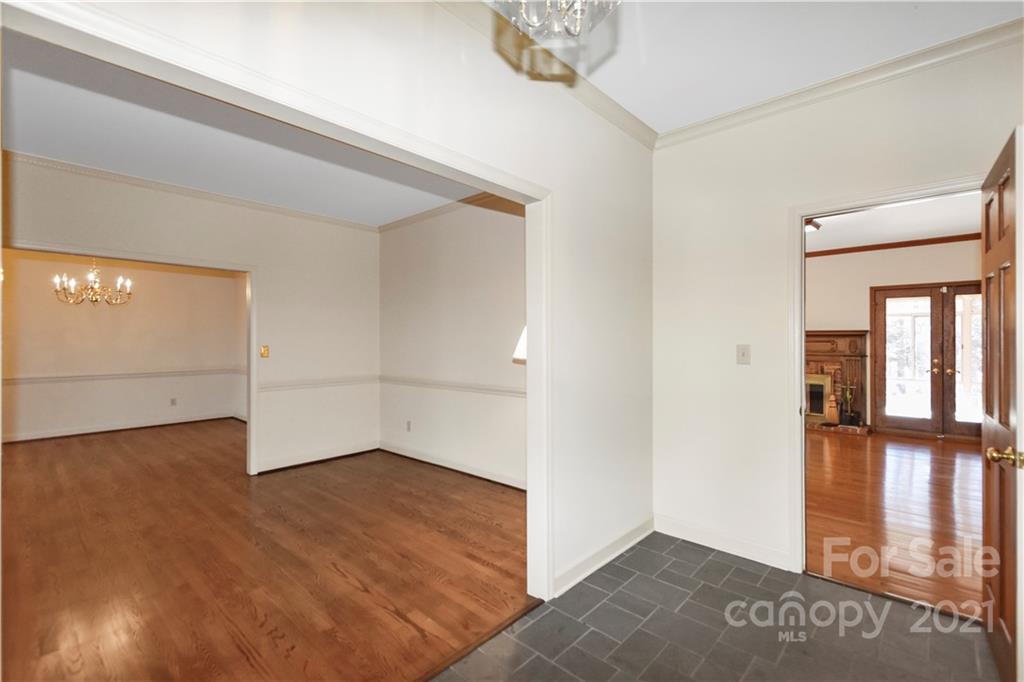 202 Nelson Road Matthews, NC 28104 - Photo 5 of 47 Gallery Image 5