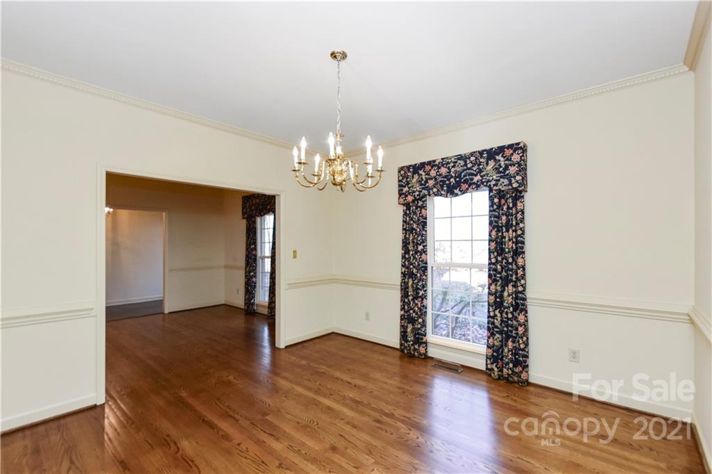 202 Nelson Road Matthews, NC 28104 - Photo 8 of 47 Gallery Image 8