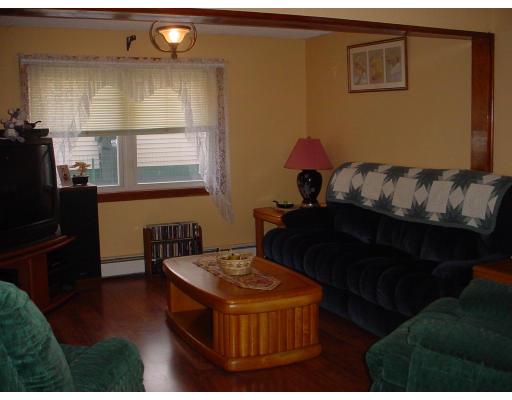 31 Warren Road Auburn, MA 01501 - Photo 4 of 8 Gallery Image 4