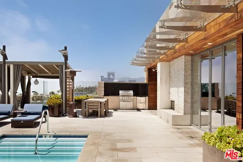 $1,300,000 | 1755 Ocean Avenue, Unit 308, Santa Monica, CA 90401