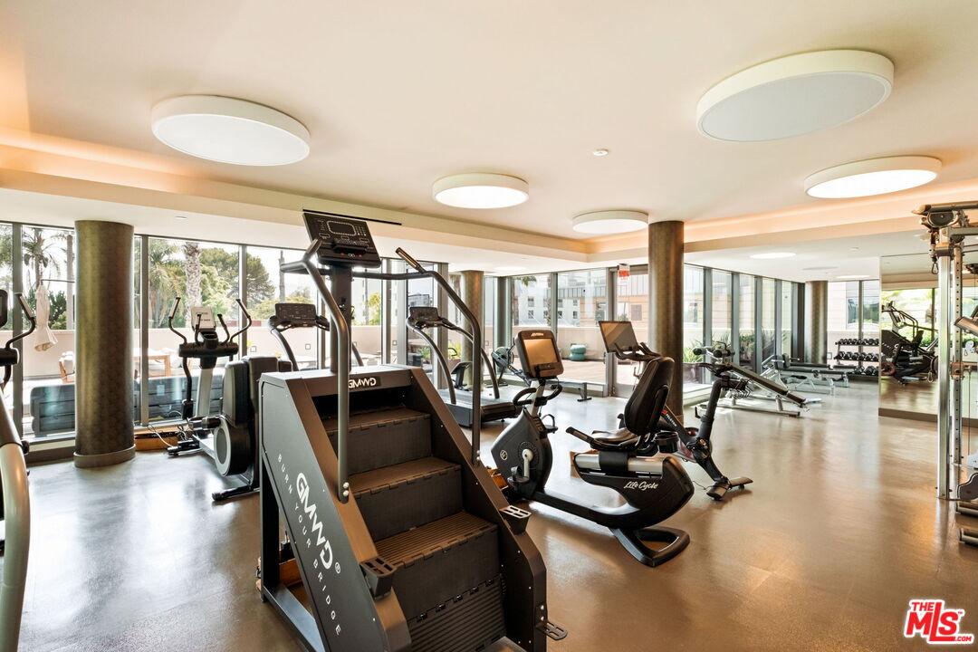 1755 Ocean Avenue, Unit 308 Santa Monica, CA 90401 - Photo 25 of 31