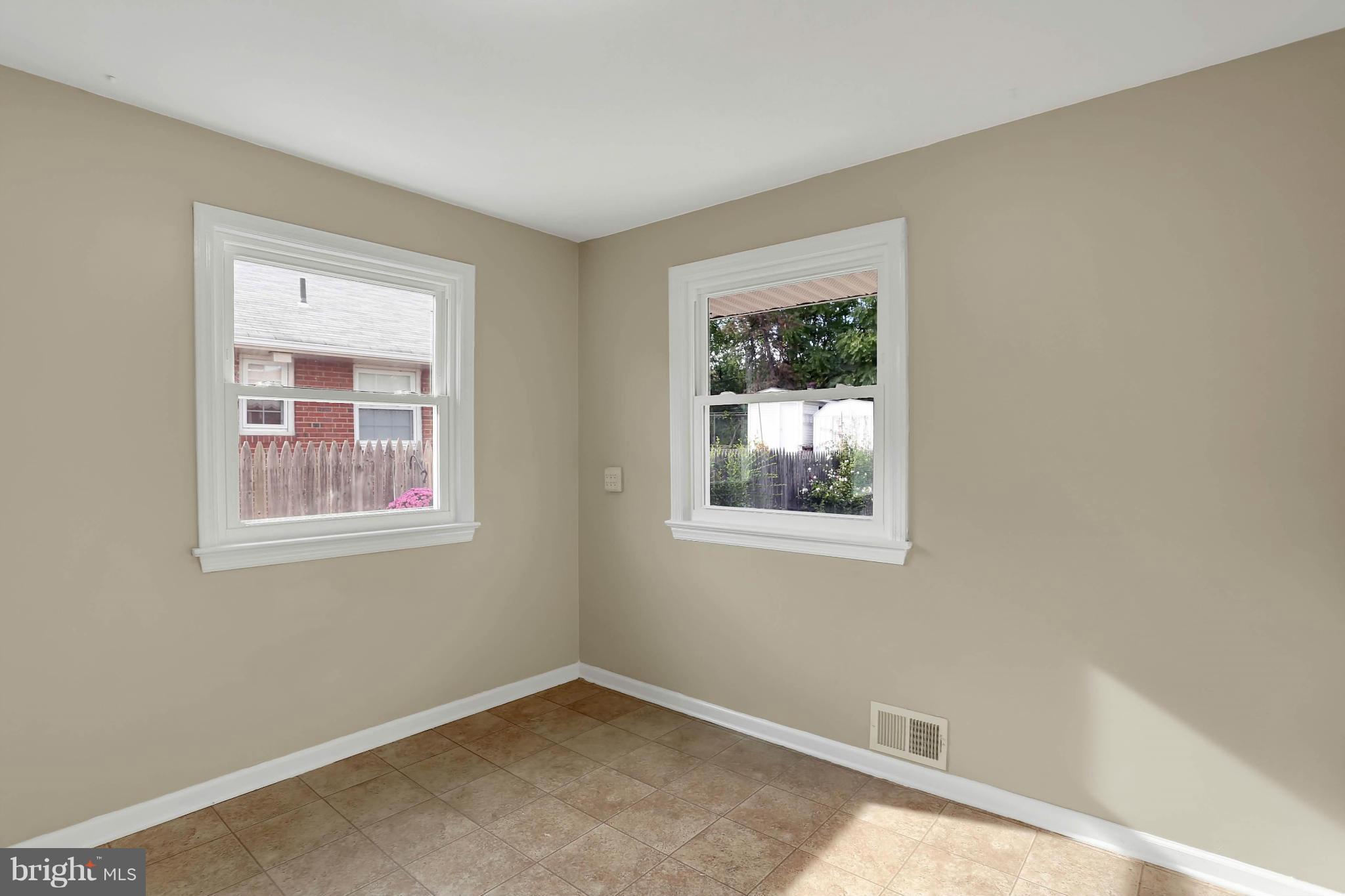 4904 Niagara Road College Park, MD 20740 - Photo 9 of 28 Breakfast Room