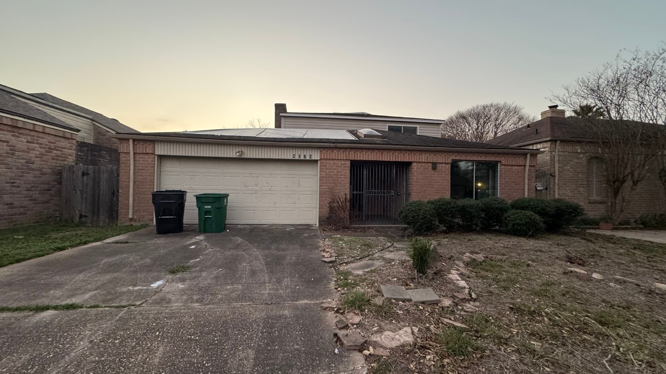 a house view with a outdoor space