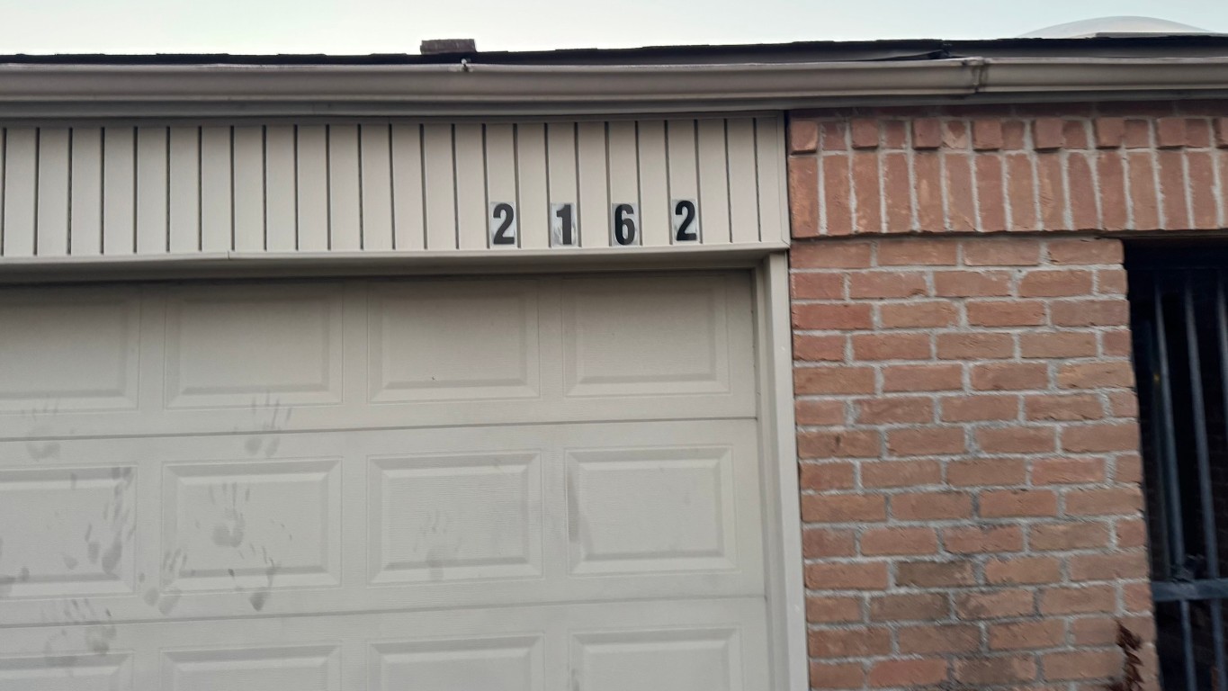 2162 Paso Rello Drive Houston, TX 77077 - Photo 2 of 32 a close view of kitchen