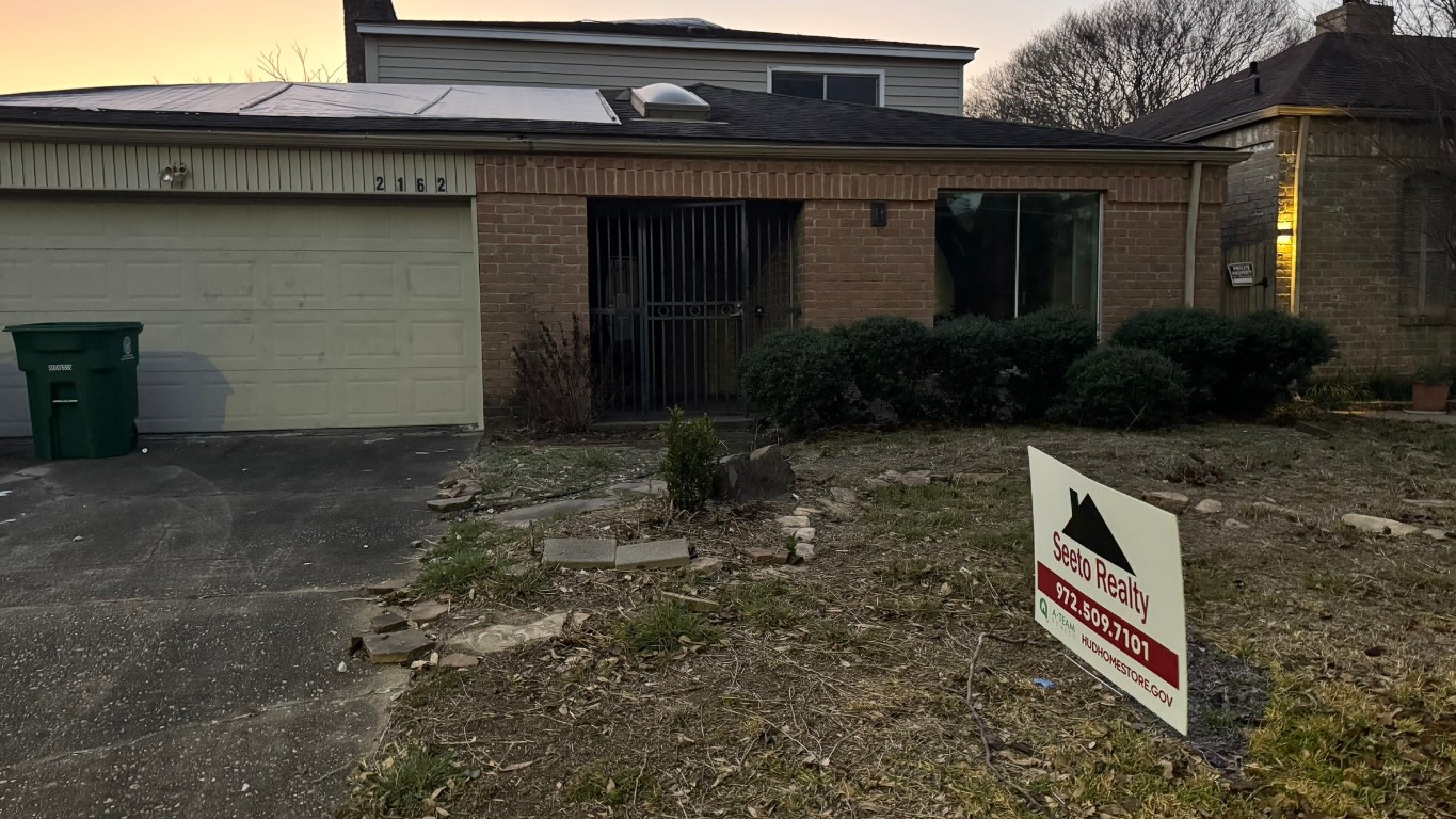 2162 Paso Rello Drive Houston, TX 77077 - Photo 31 of 32 a front view of house with yard
