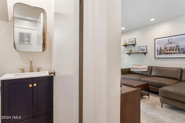 $1,150,000 | 2199 Chamonix Lane, Unit 9, Vail, CO 81657