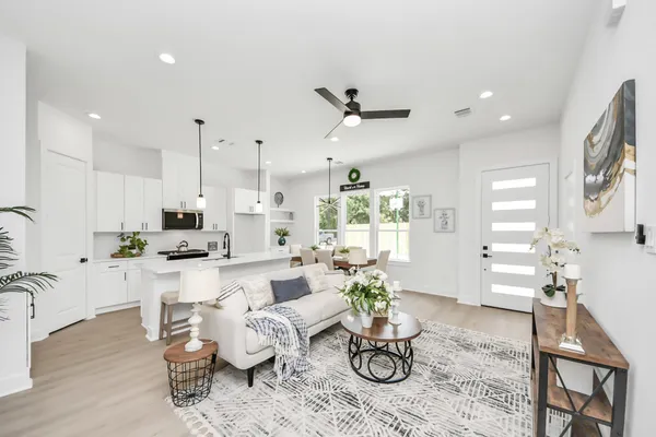 $2,200 | 860 Rachel Street, Unit D, Houston, TX 77091