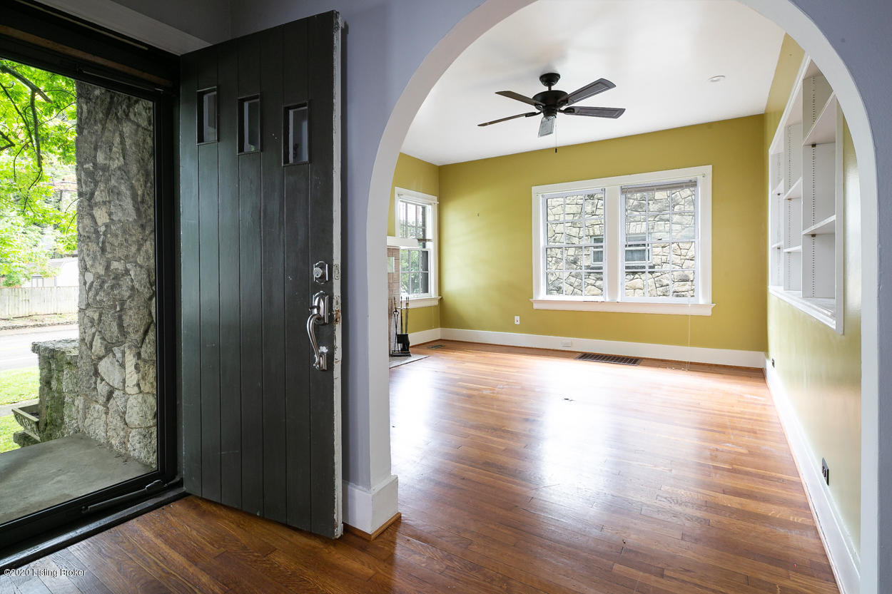 3606 Lexington Road Louisville, KY 40207 - Photo 6 of 24 Arched Doorway into Living Room