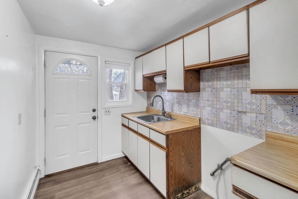 24 Manor Court, Unit 24 Springfield, MA 01118 - Photo 6 of 25 Gallery Image 6