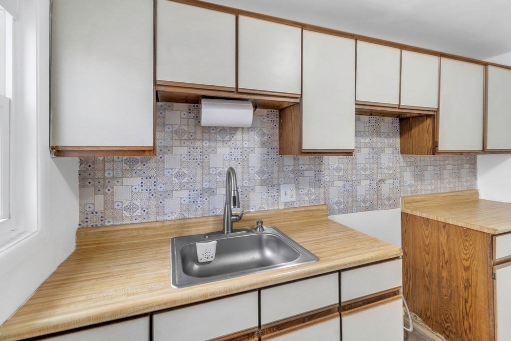 24 Manor Court, Unit 24 Springfield, MA 01118 - Photo 7 of 25 Gallery Image 7