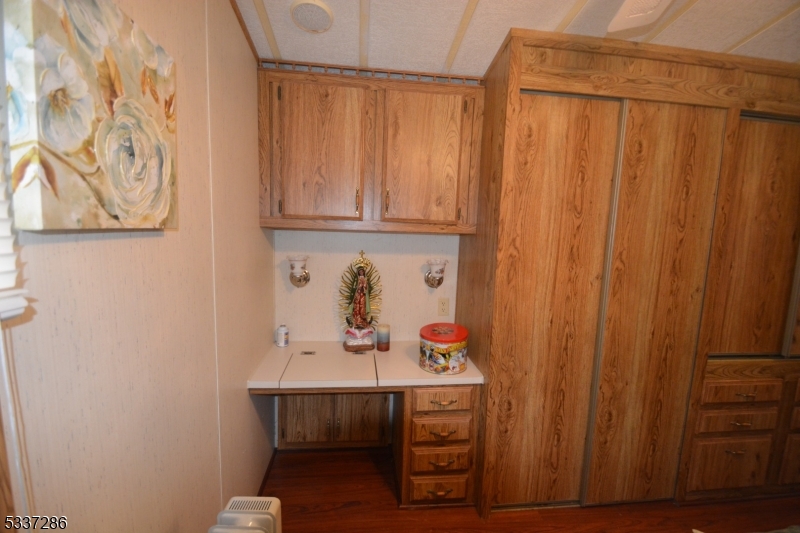 42 Elm Village Vernon, NJ 07461 - Photo 15 of 33 a view of table and chair